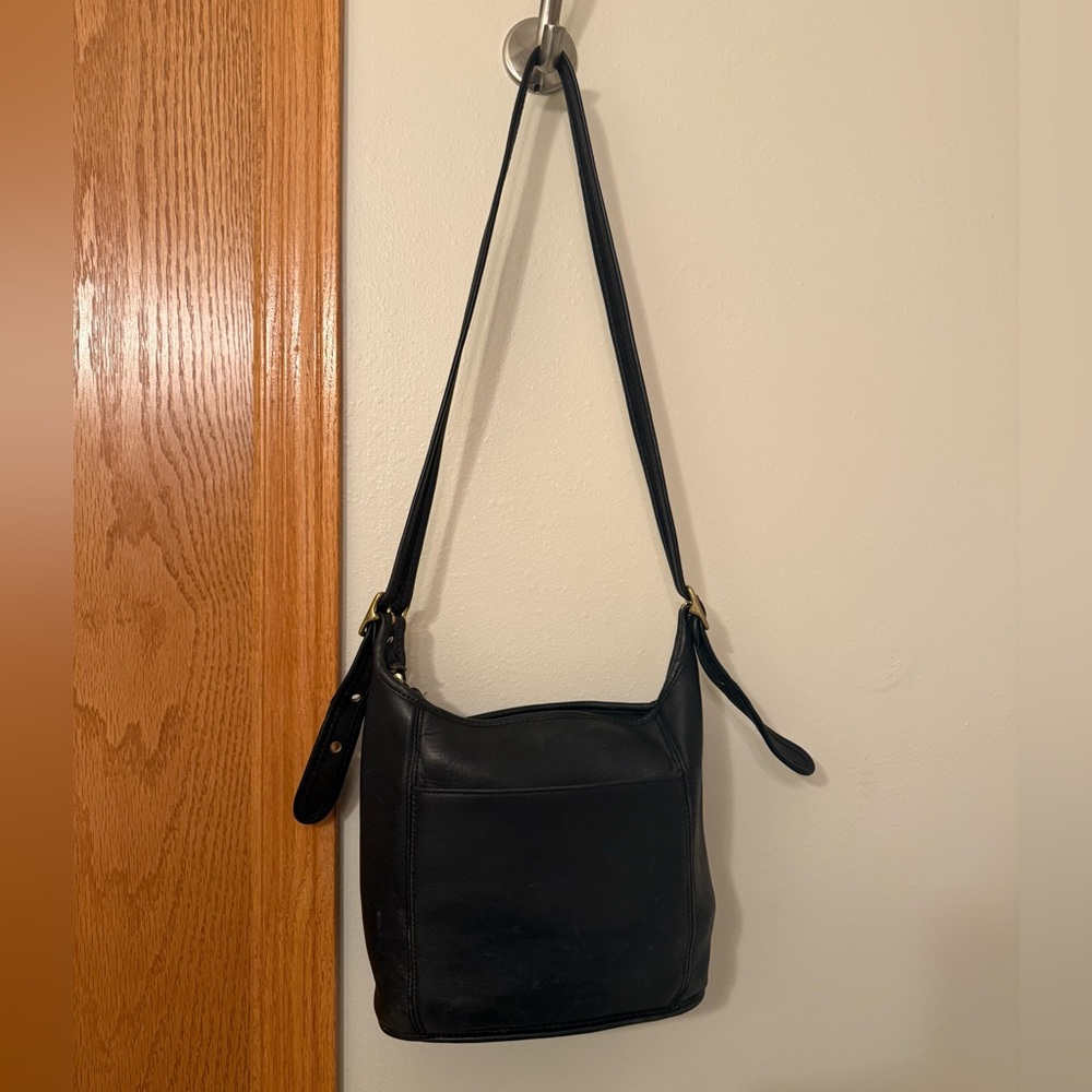 Vintage Coach Black Slim Duffle Leather Crossbody Bag Style 9816